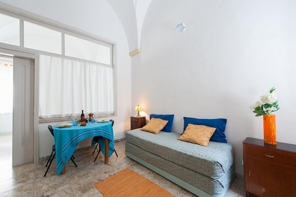 Appartamento Casa La Ronza Lecce Camera foto
